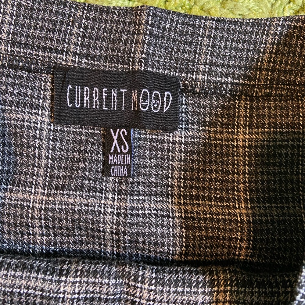 Current mood grey pleated plaid mini skirt with lace XS - Picture 3 of 4